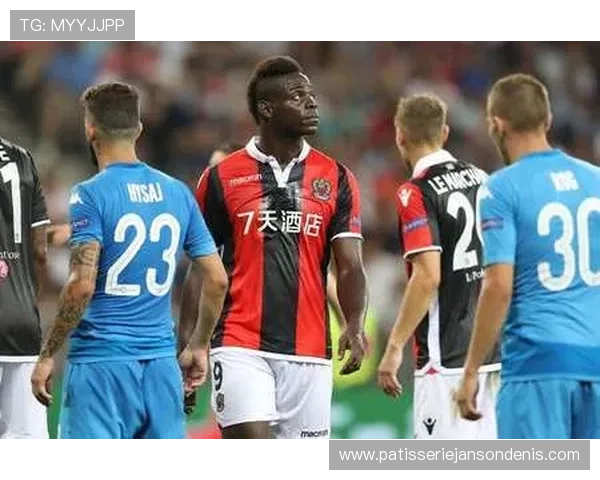 巴洛特利训练迟到还顺走队友早餐？